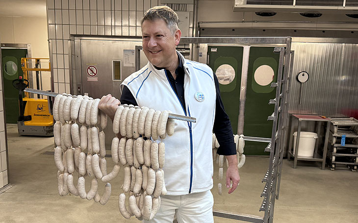 Andy Gaßner und viele Weißwürste :-) (©Foto:Martin Schmitz)